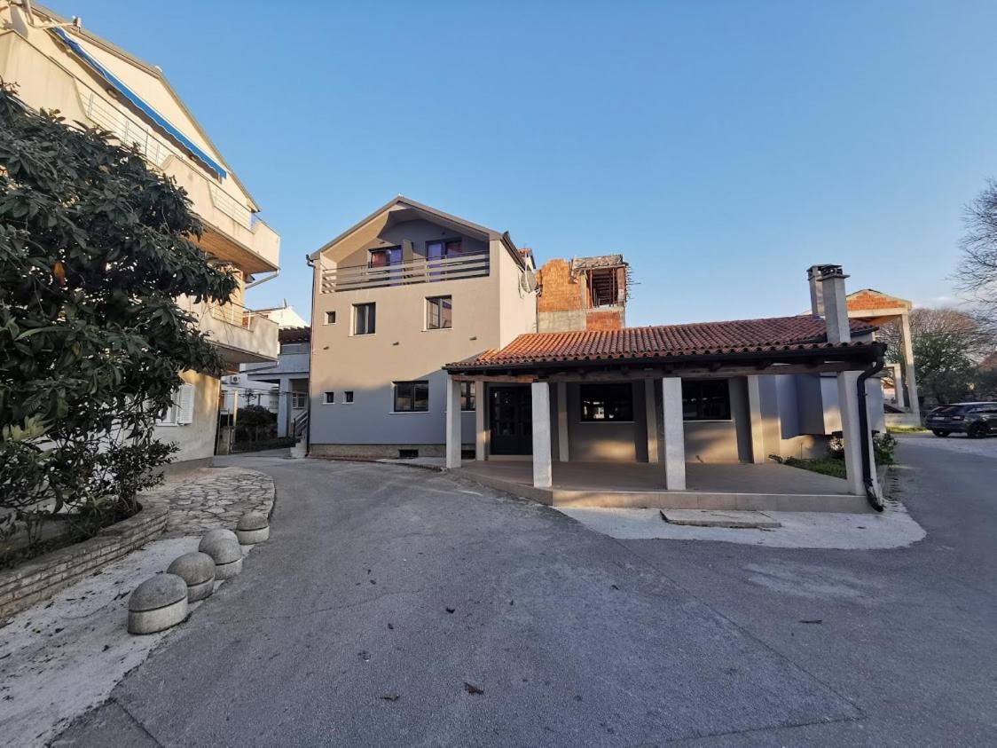 Elizabeta Deluxe Rooms Biograd Na Moru Exterior foto